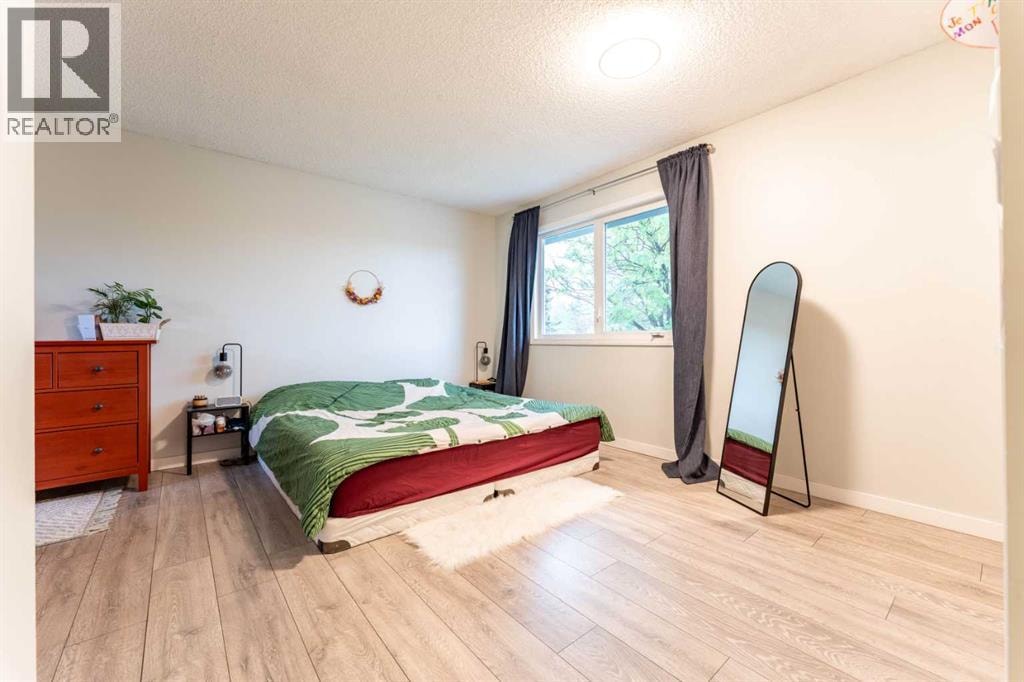 332 Deer Run Crescent SE — photo 28