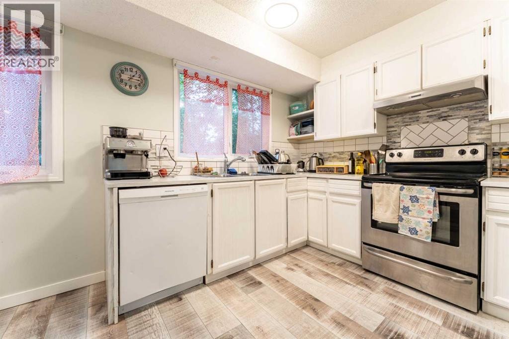 332 Deer Run Crescent SE — photo 11