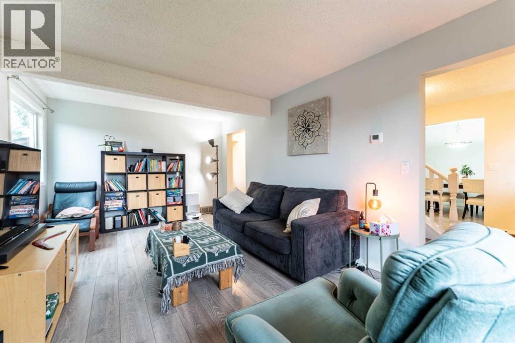 332 Deer Run Crescent SE — photo 5