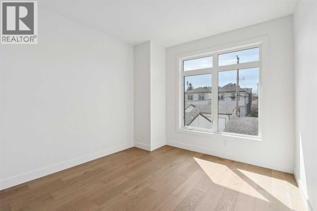 645 36 Street SW — photo 23