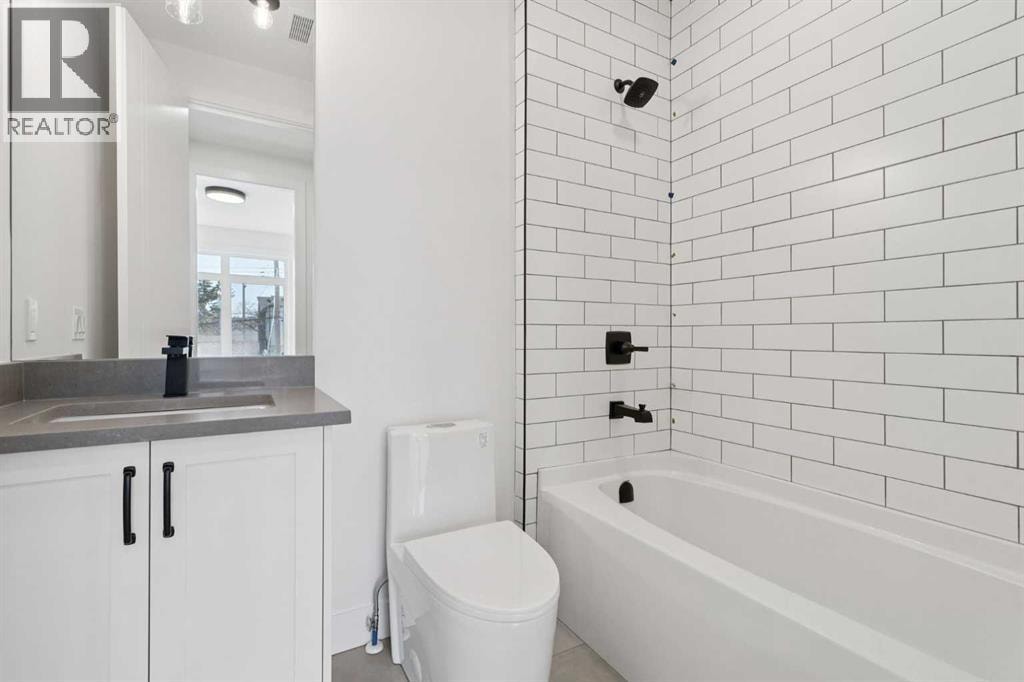 645 36 Street SW — photo 26