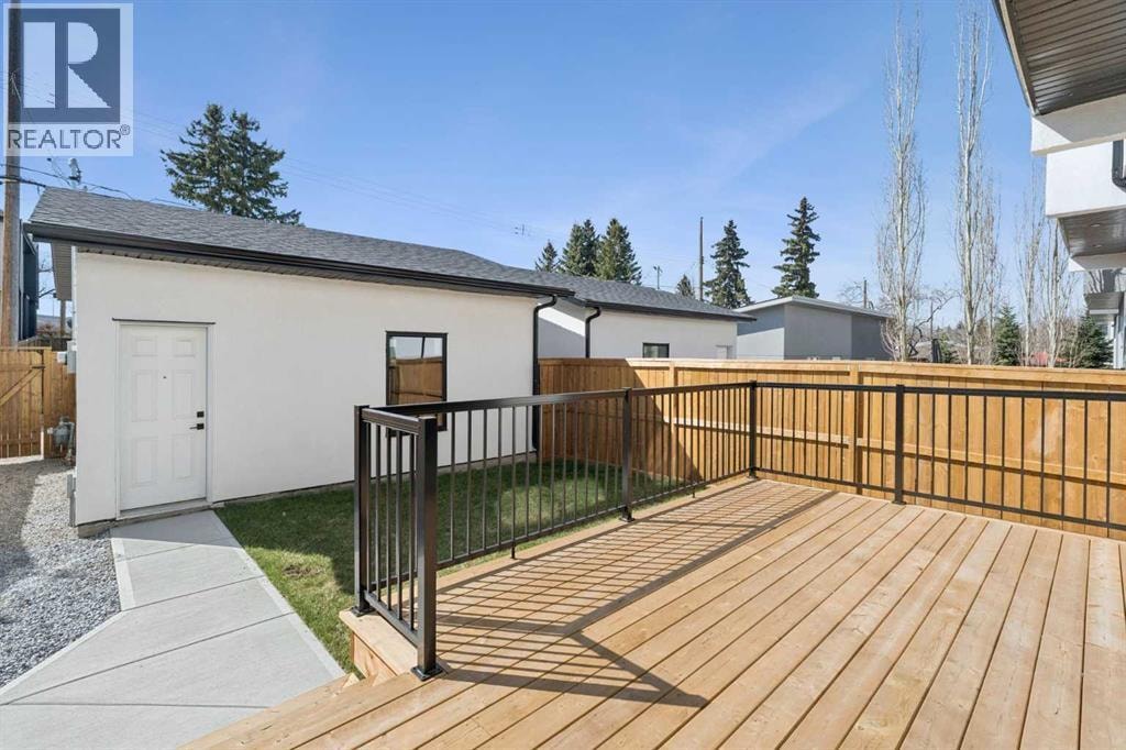 645 36 Street SW — photo 41
