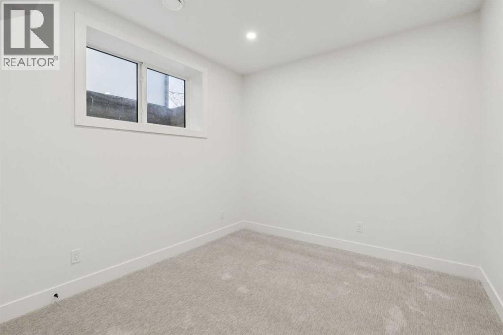 645 36 Street SW — photo 38