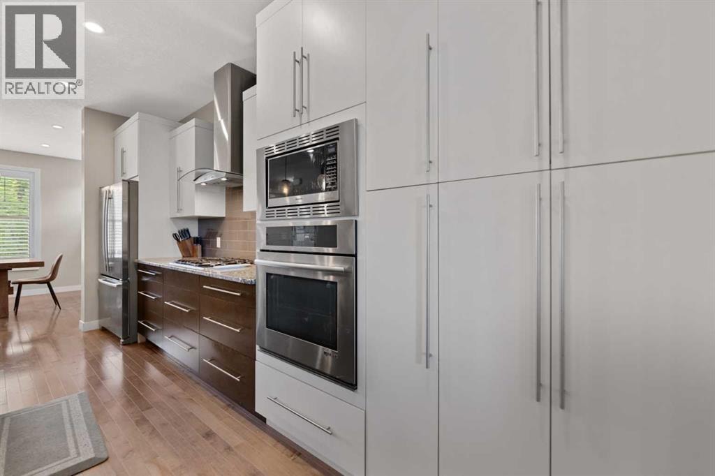 124 25 Avenue NE — photo 8