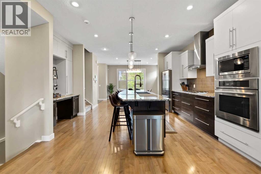 124 25 Avenue NE — photo 10