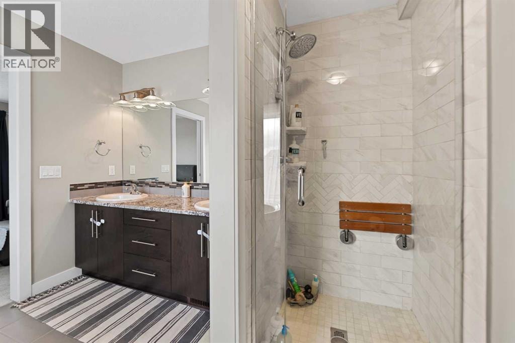124 25 Avenue NE — photo 20