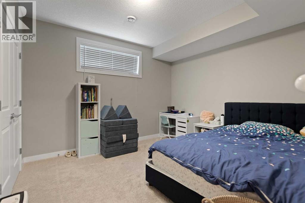 124 25 Avenue NE — photo 24