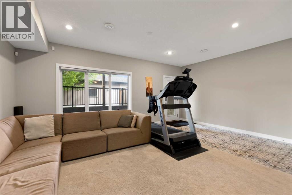 124 25 Avenue NE — photo 27
