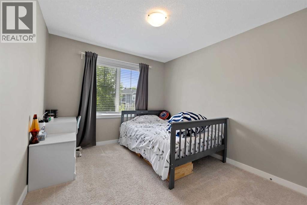 124 25 Avenue NE — photo 21