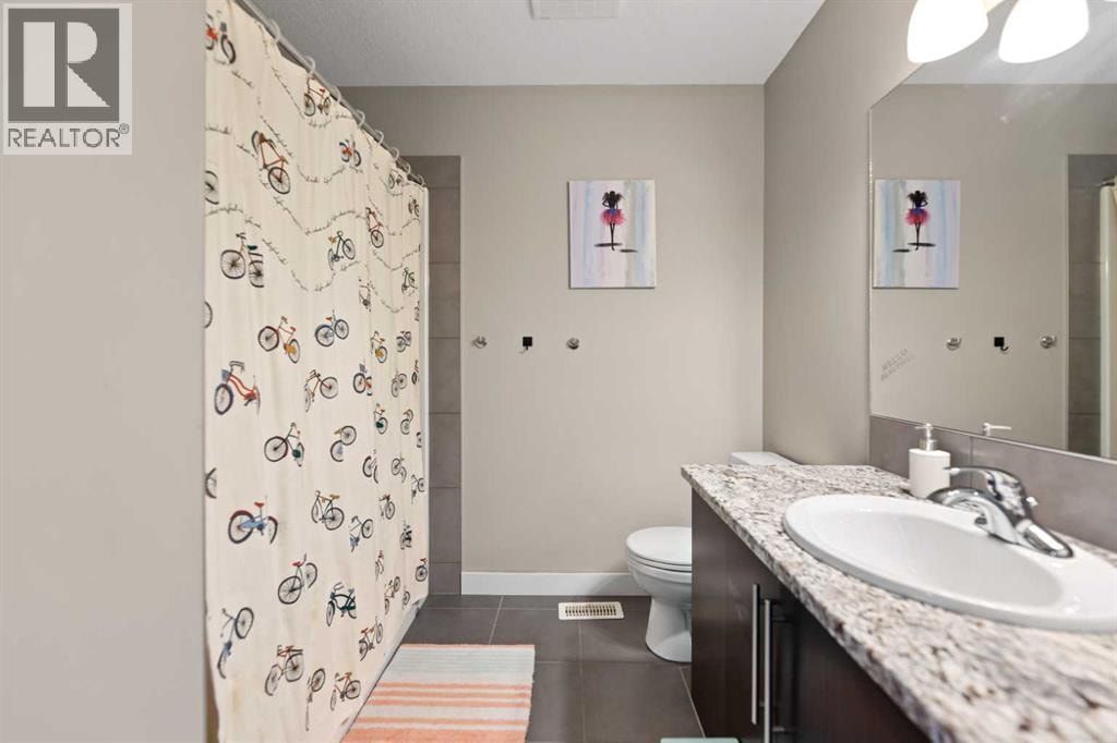124 25 Avenue NE — photo 23