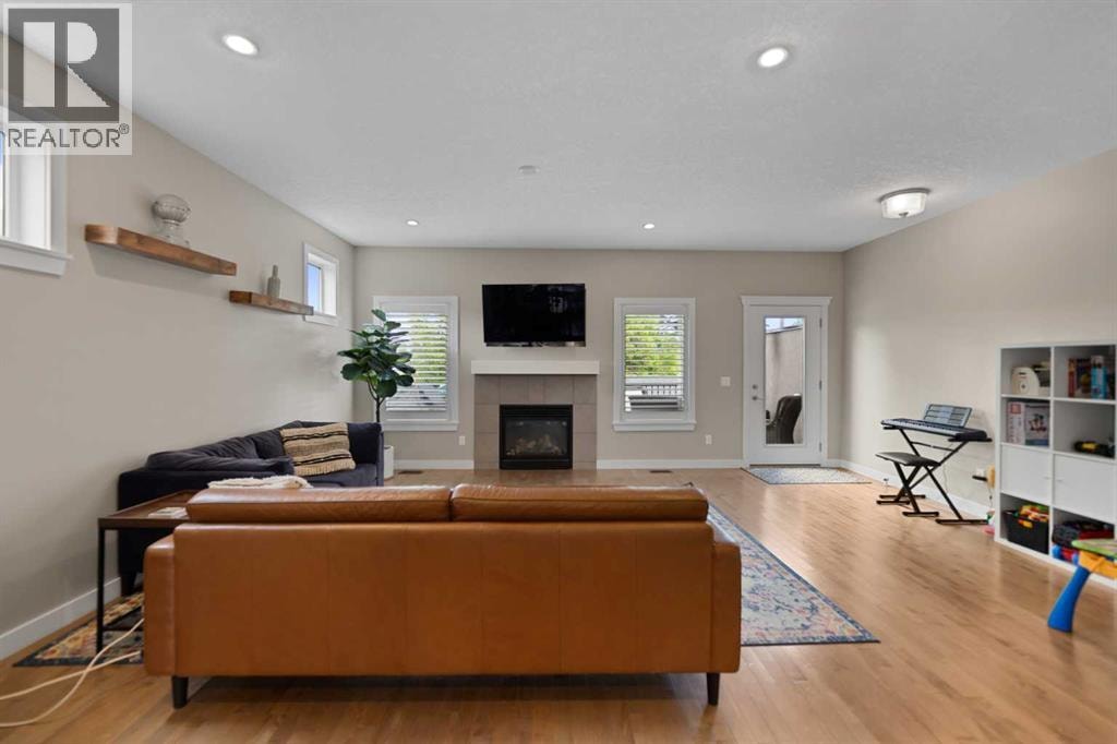 124 25 Avenue NE — photo 11