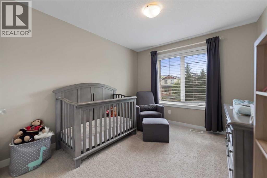124 25 Avenue NE — photo 22