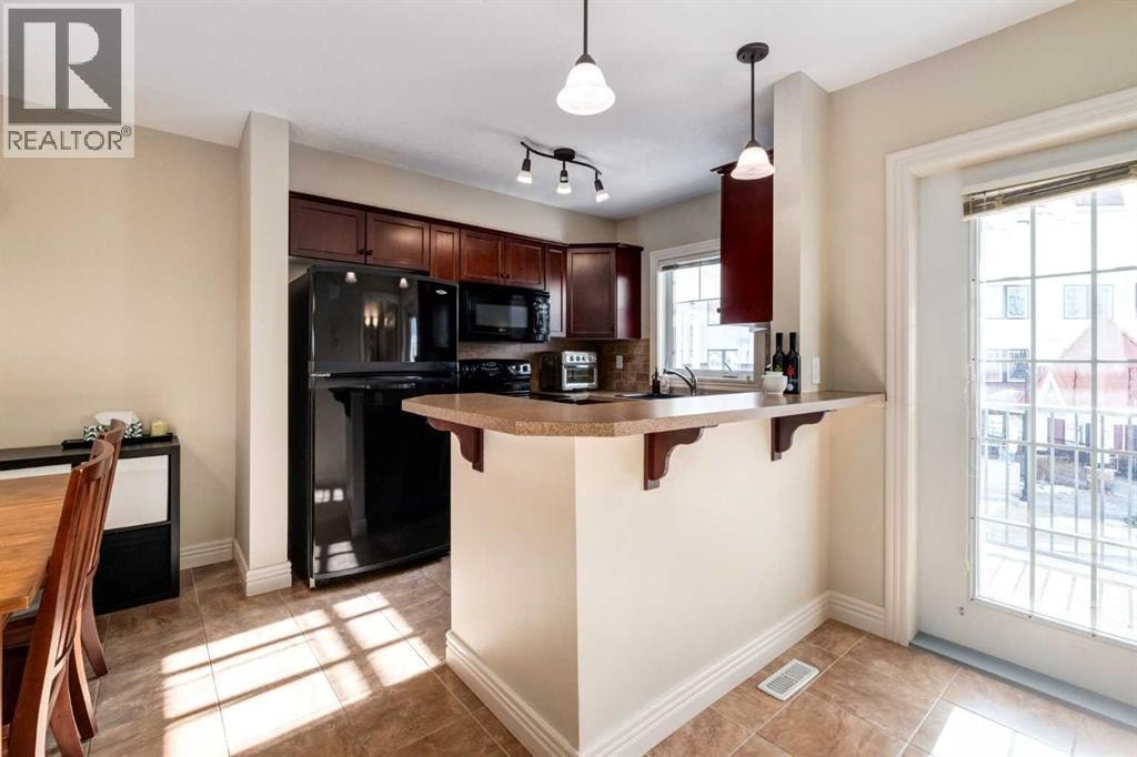 37 Royal Oak Plaza NW — photo 12