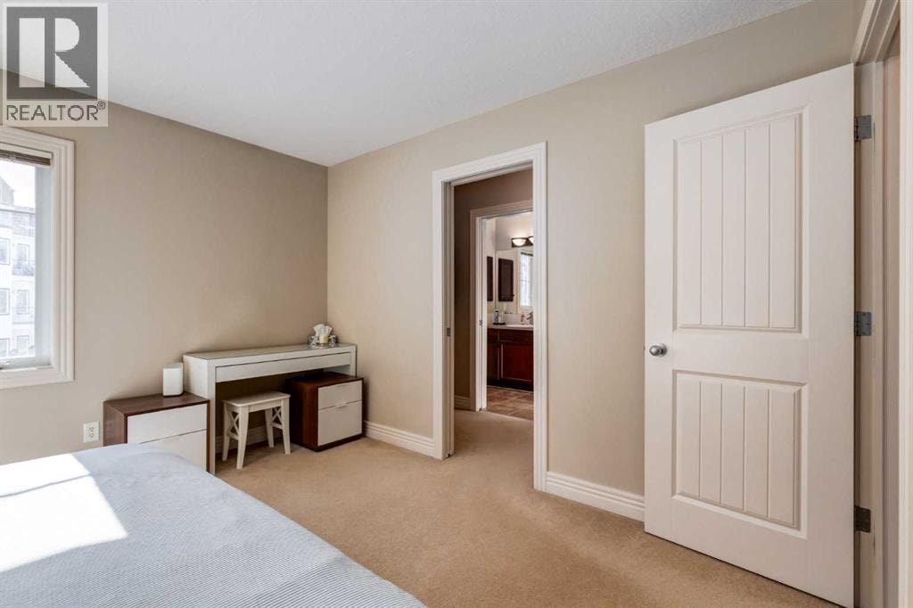 37 Royal Oak Plaza NW — photo 22