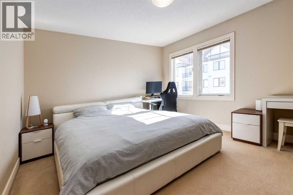 37 Royal Oak Plaza NW — photo 21
