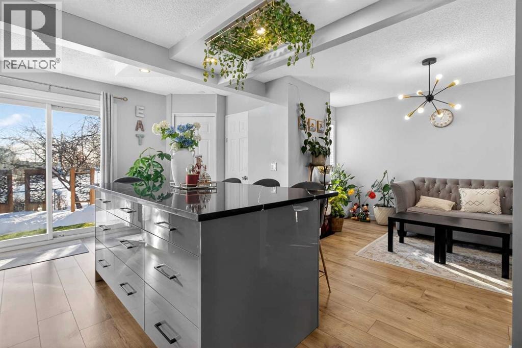 77 Summerfield Road SE — photo 3