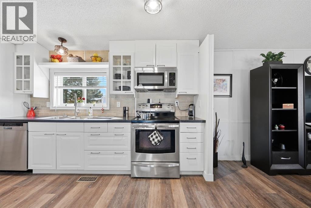 342 Burroughs Circle NE — photo 3
