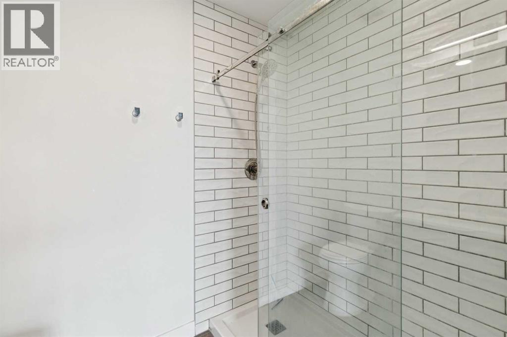 903, 327 9A Street NW — photo 22