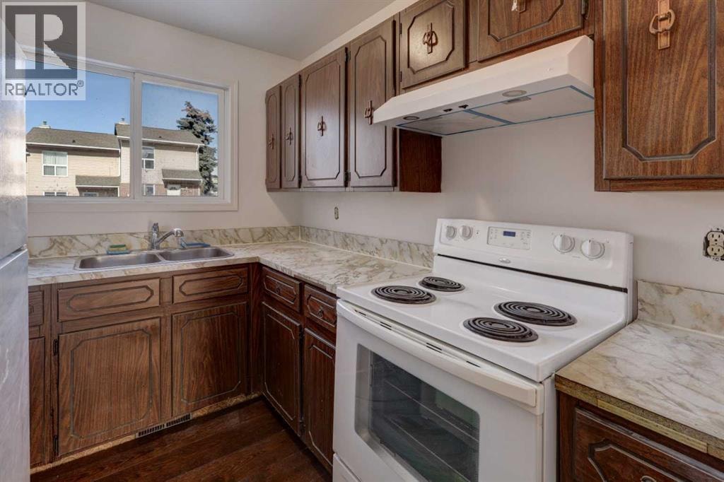 33, 64 Whitnel Court NE — photo 7
