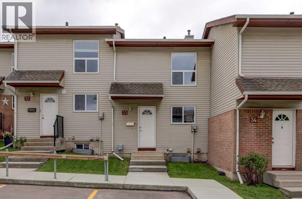 33, 64 Whitnel Court NE — photo 2