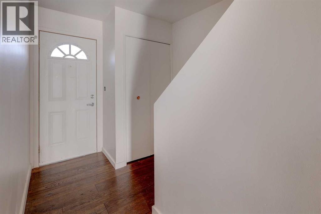 33, 64 Whitnel Court NE — photo 3