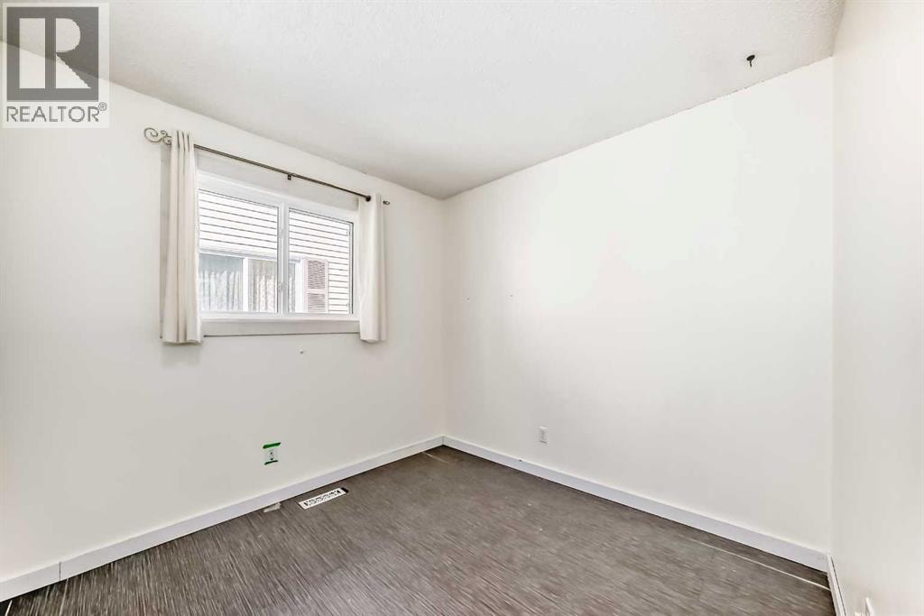 4208 58 Street NE — photo 12