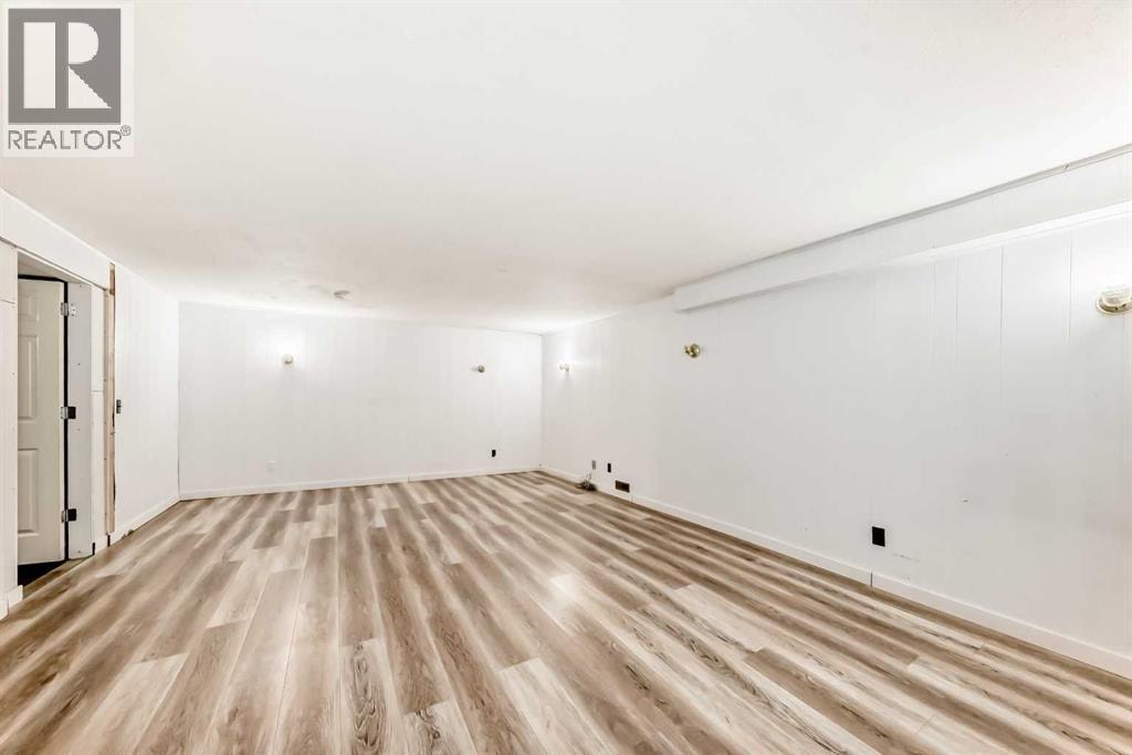 4208 58 Street NE — photo 14