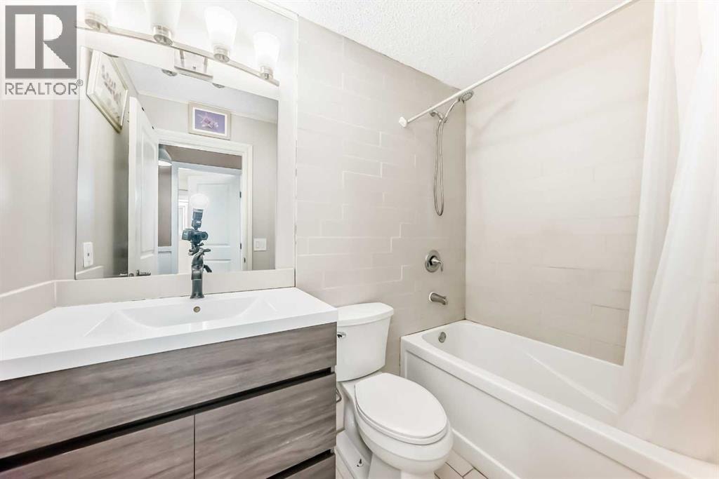 4208 58 Street NE — photo 13