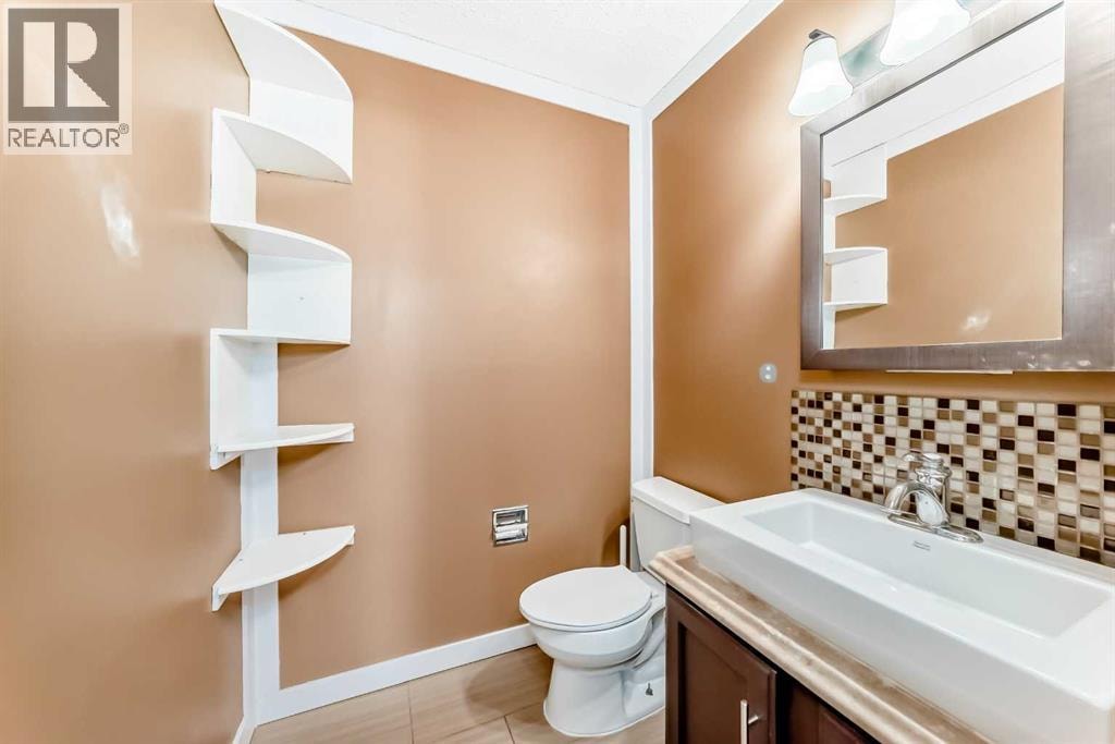 4208 58 Street NE — photo 9