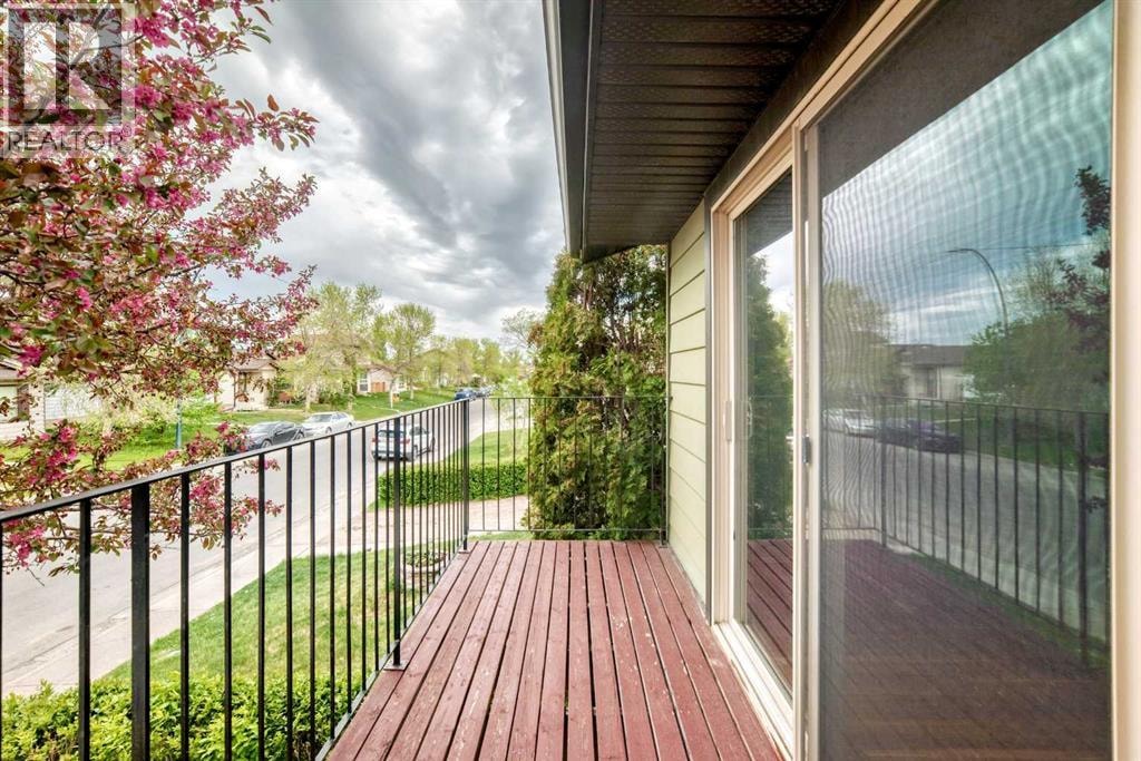 4218 38 Street NE — photo 15