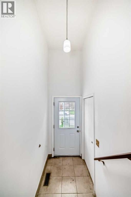 4218 38 Street NE — photo 24