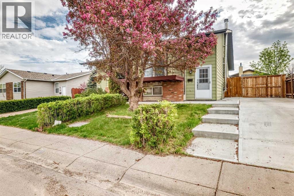 4218 38 Street NE — photo 50