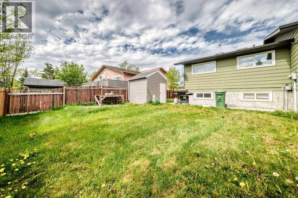 4218 38 Street NE — photo 46