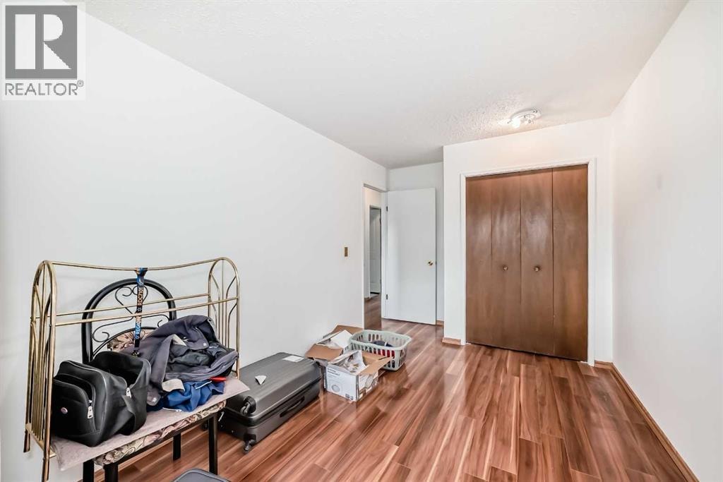4218 38 Street NE — photo 22