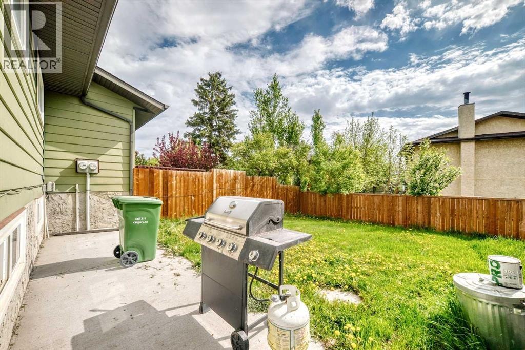 4218 38 Street NE — photo 44