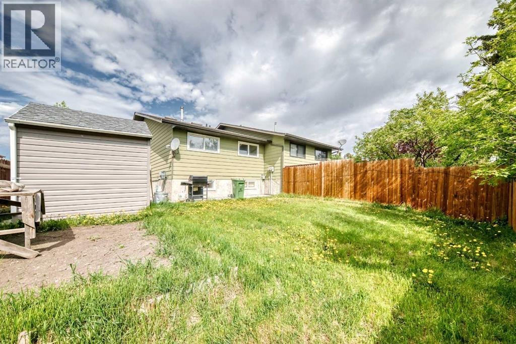 4218 38 Street NE — photo 48
