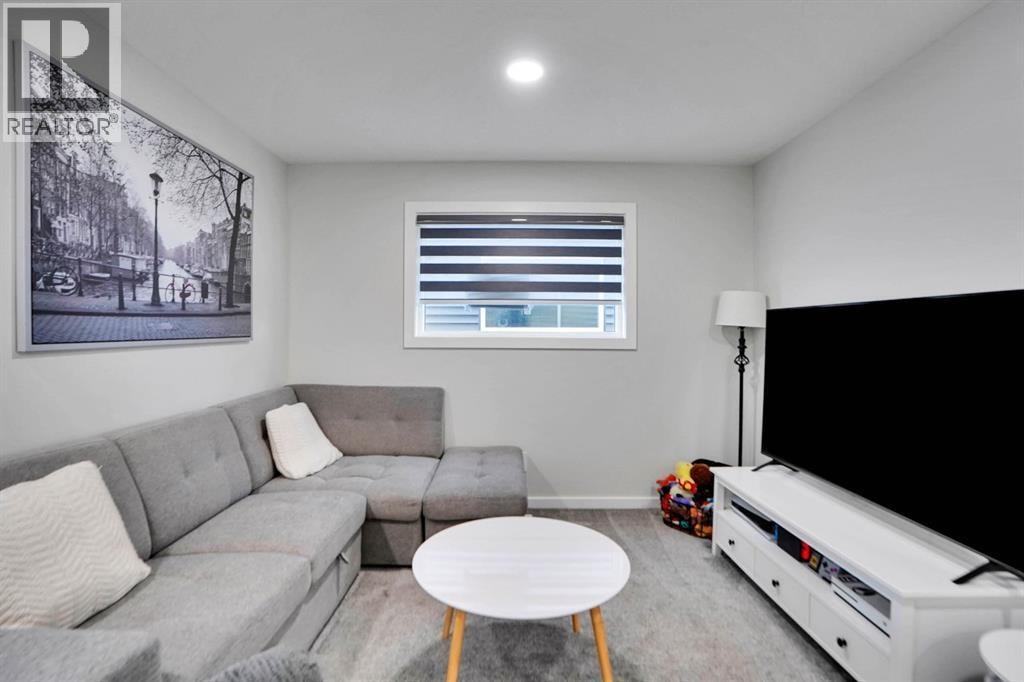 112 Langwell Common SE — photo 17