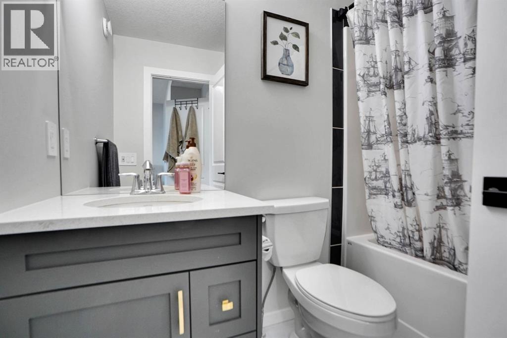 112 Langwell Common SE — photo 23