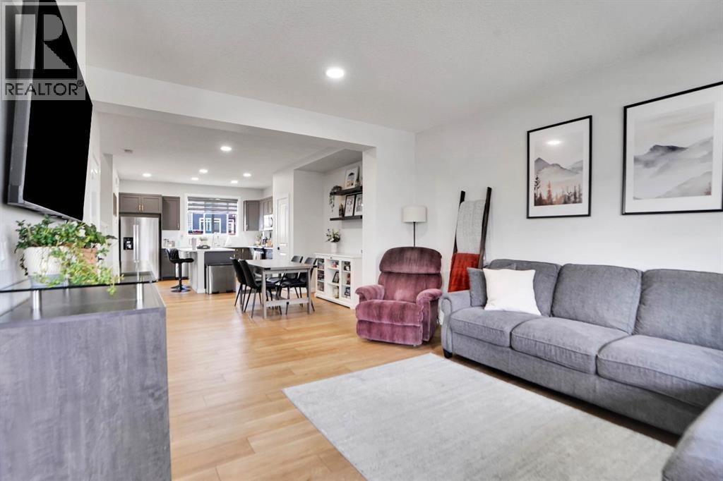 112 Langwell Common SE — photo 3
