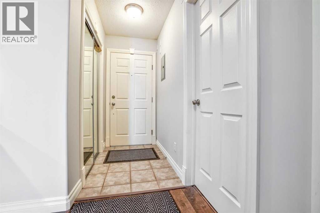 213, 1631 28 Avenue SW — photo 4