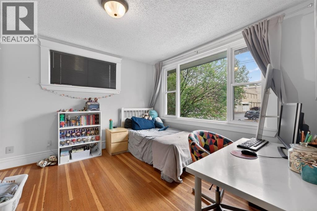 625 29 Avenue SW — photo 14