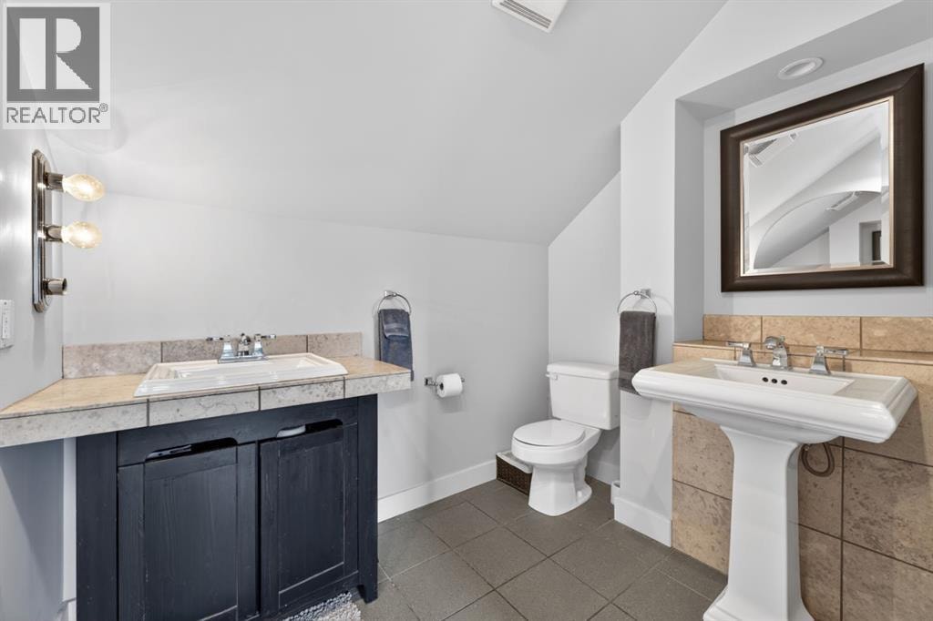 625 29 Avenue SW — photo 19