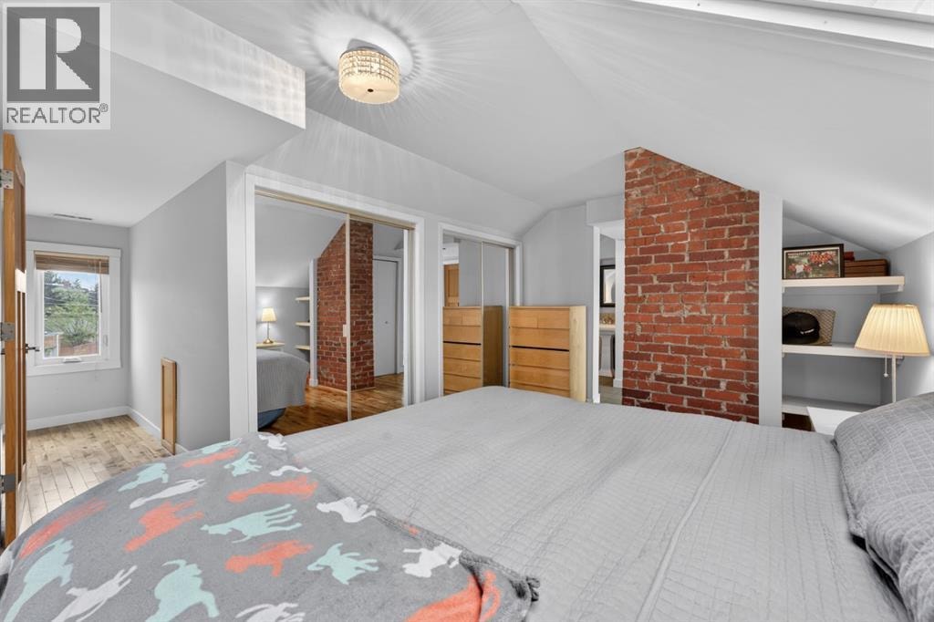 625 29 Avenue SW — photo 17
