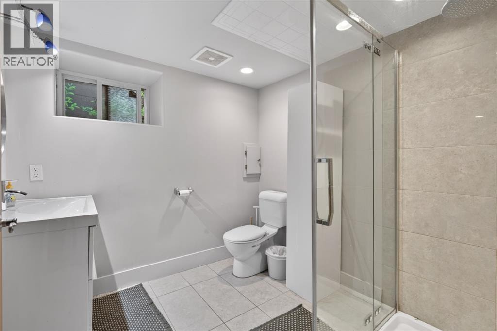 625 29 Avenue SW — photo 21
