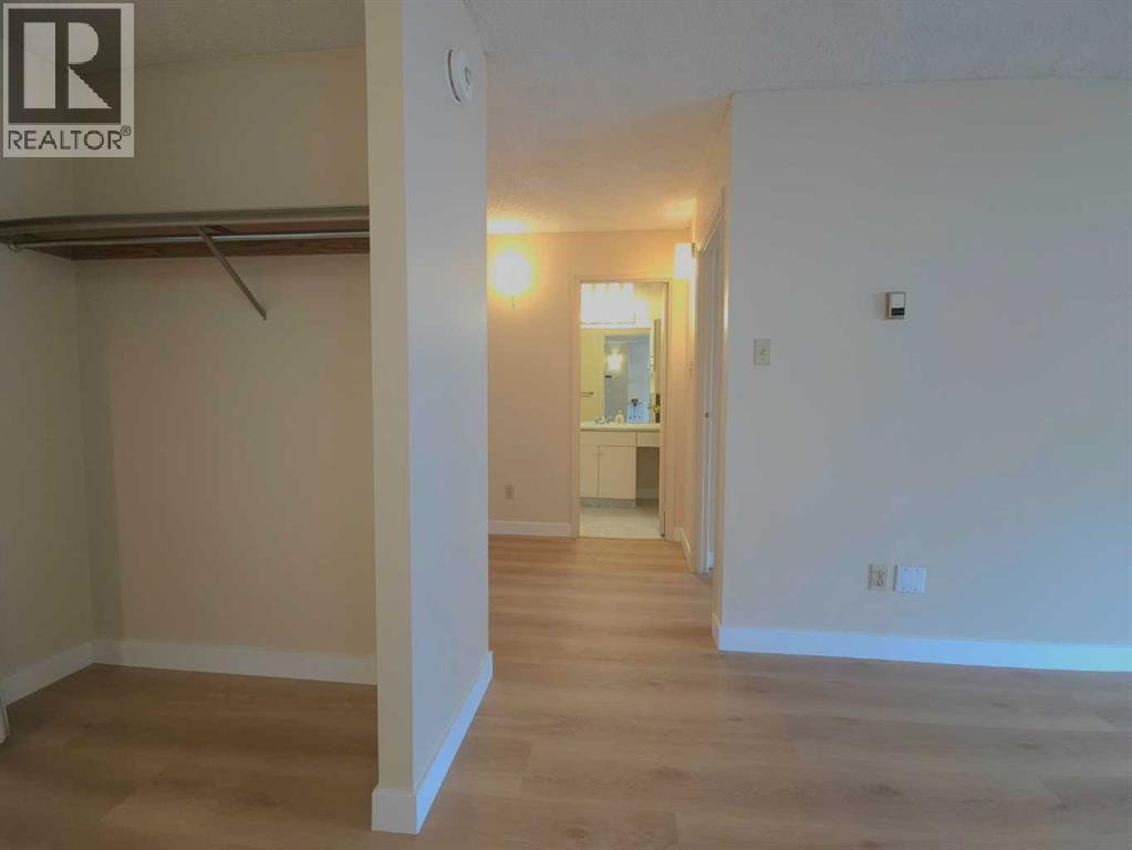 504, 221 6 Avenue SE — photo 16