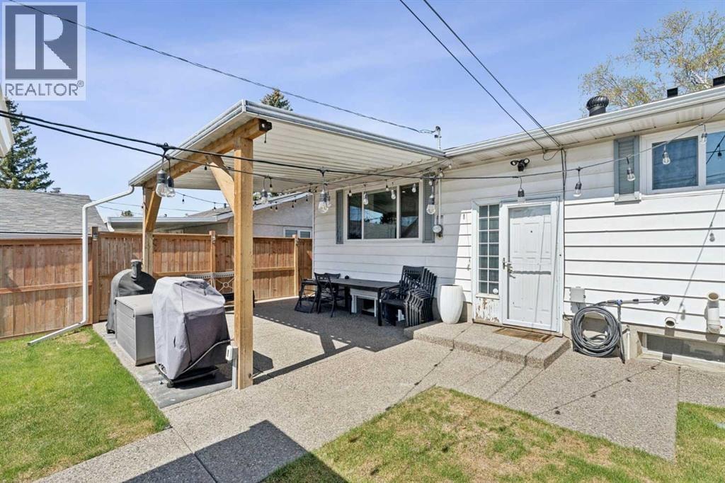2219 Munro Drive NE — photo 24