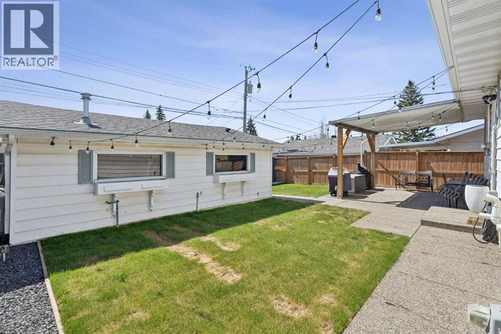 2219 Munro Drive NE — photo 23