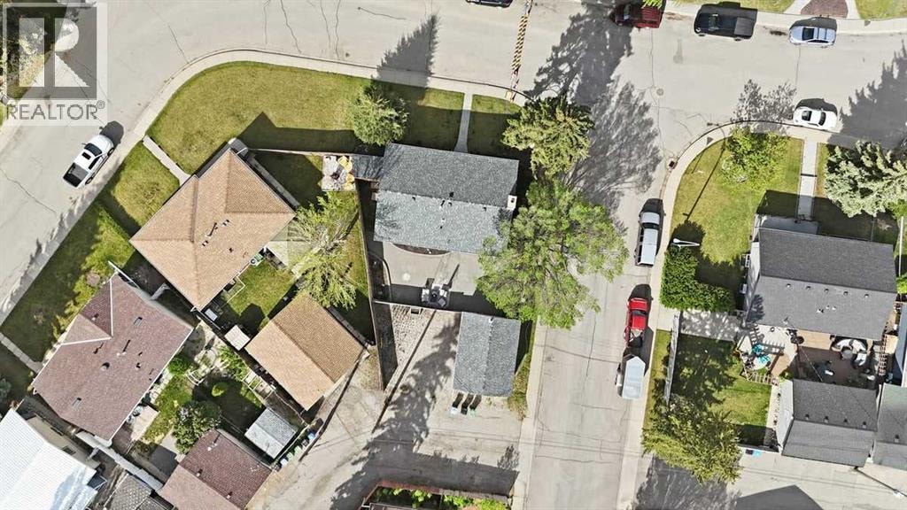 819 Avonlea Place SE — photo 34