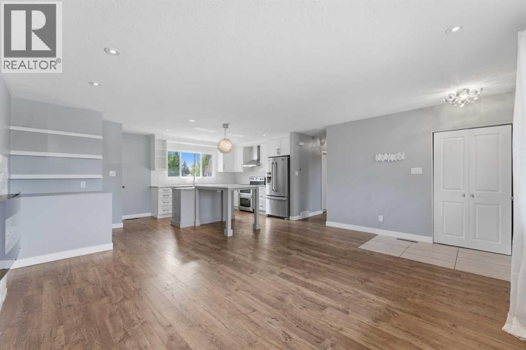 819 Avonlea Place SE — photo 3