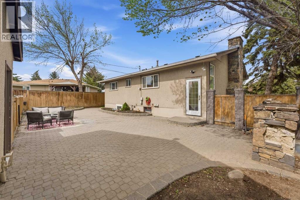 819 Avonlea Place SE — photo 31